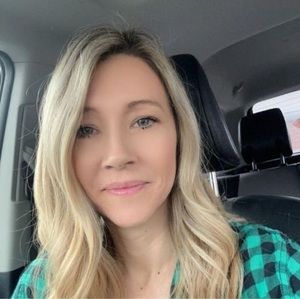 Meet your Posher, Bobbie